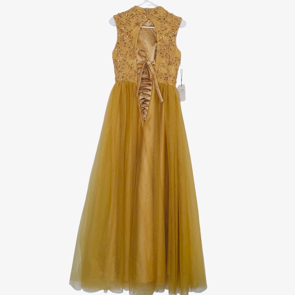 Flawless Gold Dress! 💛😩 - Picture 6 of 7